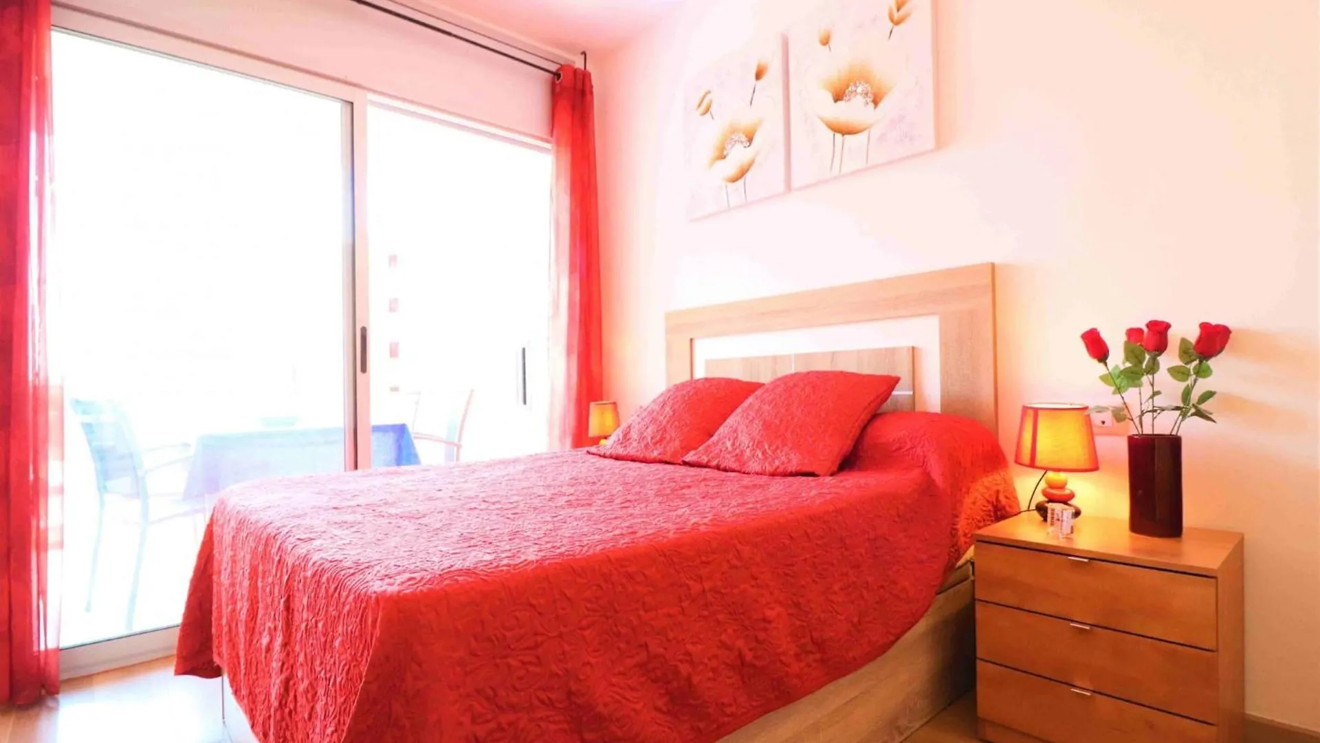 Pretty Apartment With Balcony Roses 0*,  Spain