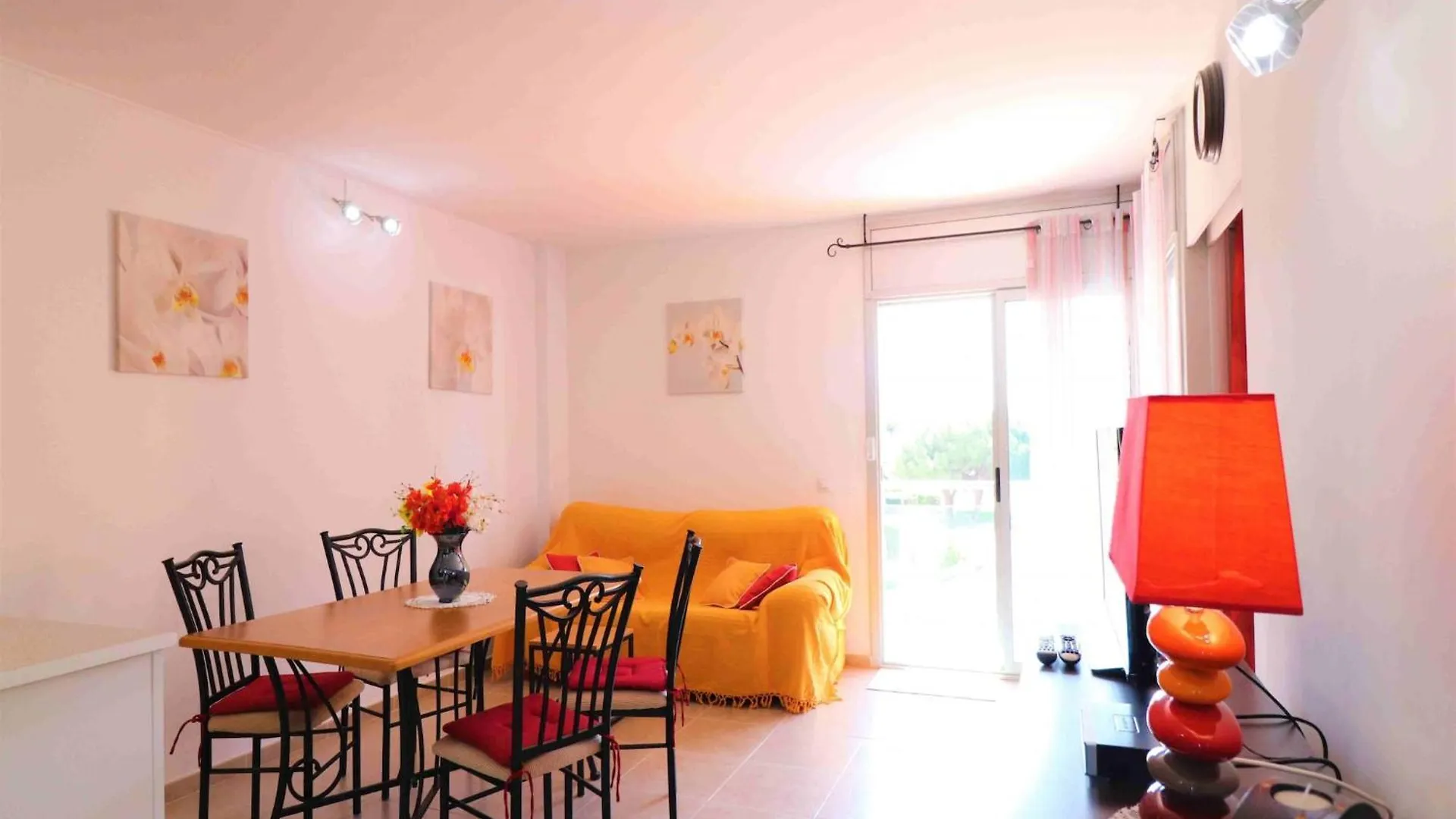 Pretty Apartment With Balcony Roses Spain